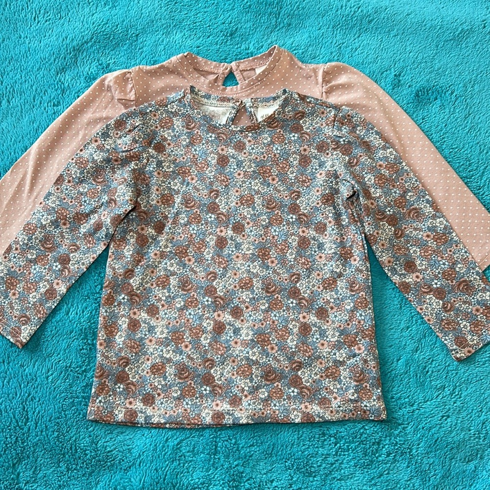 NWT H&M Set of Two Long Sleeve T-shirts Size 12 Months